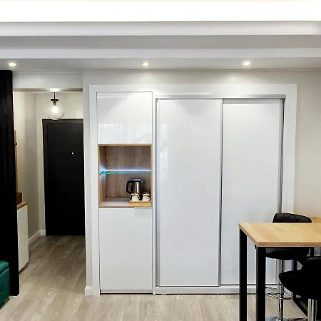 Apartment 81