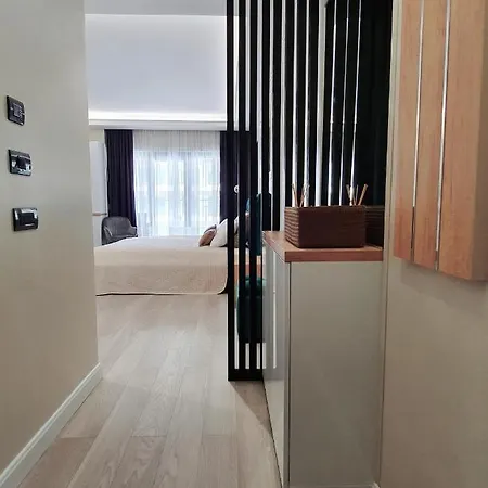 Apartment 81 *